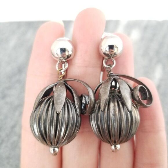 Vintage Funky Silver Tone Dangle Clip On Earrings, Artsy, Estate - Picture 4 of 4